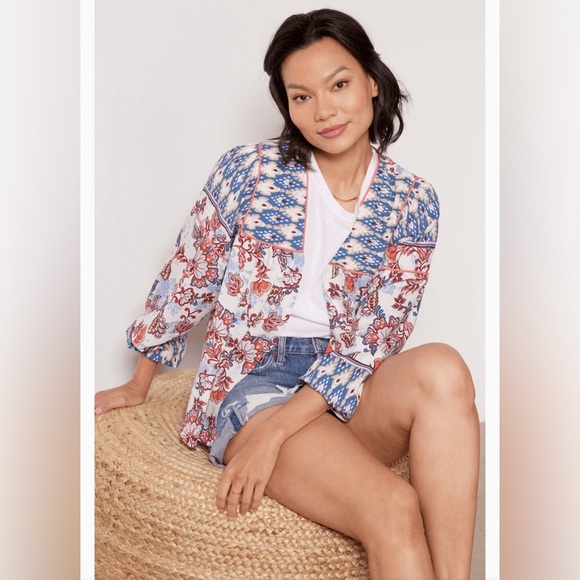 Evereve Penny Floral Wrap Kimono Size Medium/Large  Cream/Blue/Red Boho - Picture 2 of 8